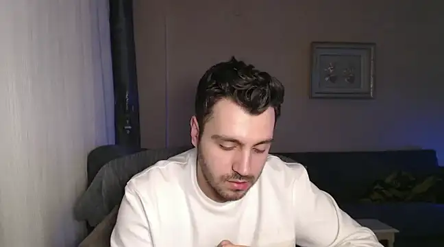 handsomeee04 online show from March 18, 10:04 pm