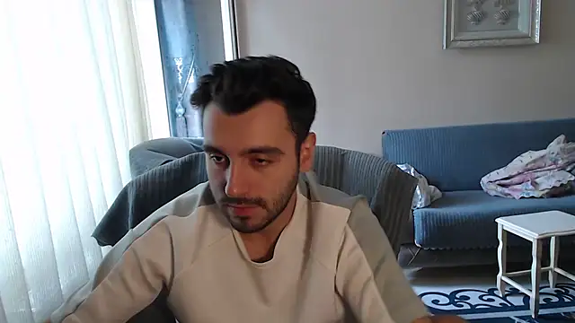 handsomeee04 online show from October 3, 12:57 pm