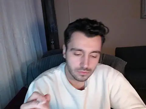 handsomeee04 online show from November 26, 10:22 pm