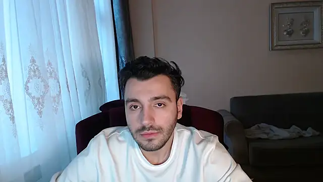 handsomeee04 online show from December 20, 5:47 am