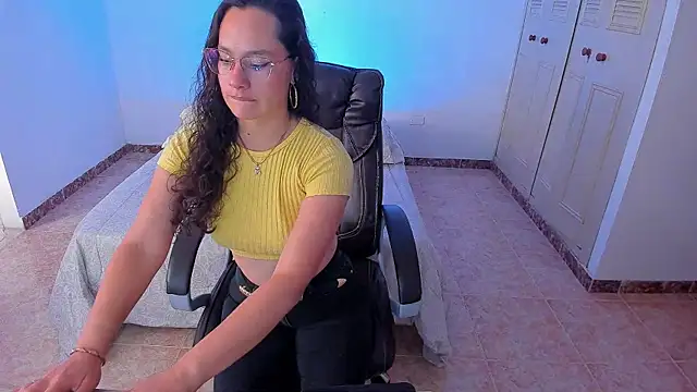 emmaTorres1 online show from January 18, 1:40 pm