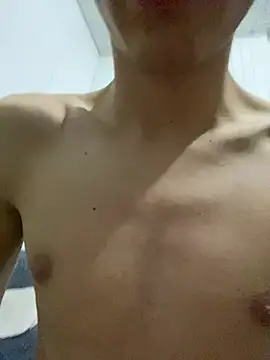 Snapshot of ekskekejejej chatting on March 4, 7:43 pm ekskekejejej online show from March 4, 7:43 pm