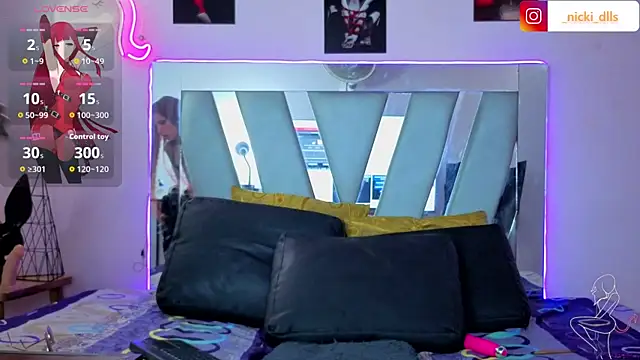 supradoll online show from November 22, 7:46 pm