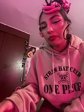 lauuraww online show from March 5, 2:46 am