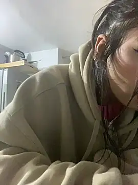 lauuraww online show from March 5, 5:50 am