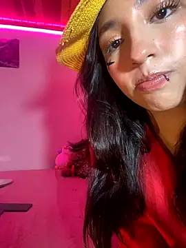 lauuraww online show from October 23, 2:00 am