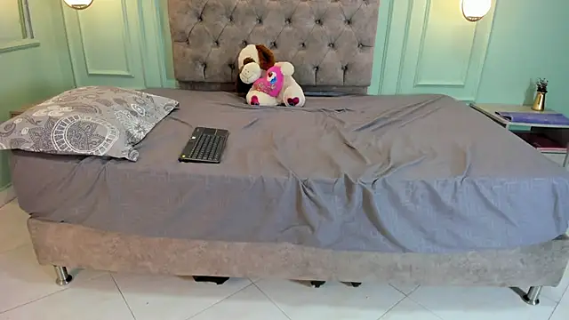 Snapshot of Abril_jones10 chatting on December 28, 11:16 pm Abril jones10 online show from December 28, 11:16 pm