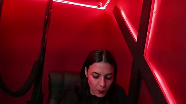 Snapshot of Abril_jones10 chatting on February 15, 8:01 pm Abril jones10 online show from February 15, 8:01 pm