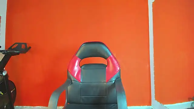 Snapshot of Abril_jones10 chatting on February 16, 6:21 am Abril jones10 online show from February 16, 6:21 am