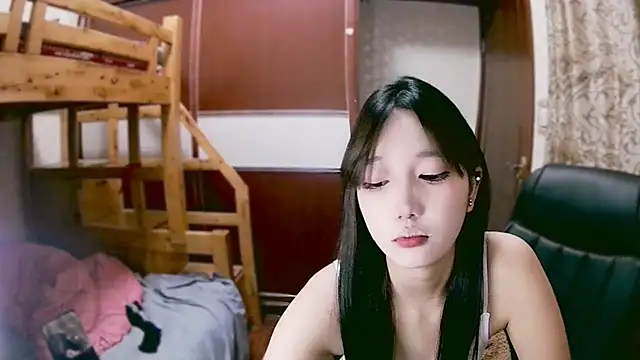 lulu-2002 online show from December 31, 4:14 pm