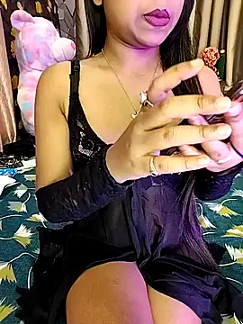 Little  Lia online show from November 18, 10:41 am