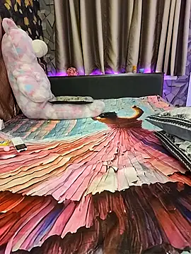 Little  Lia online show from May 1, 6:56 pm