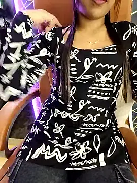 Little  Lia online show from May 12, 5:43 pm