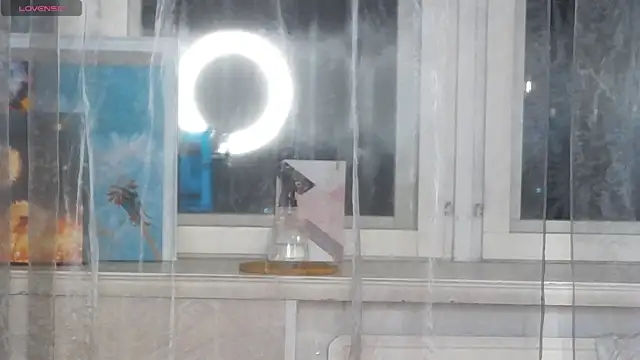 eva varnerr online show from December 1, 7:19 pm