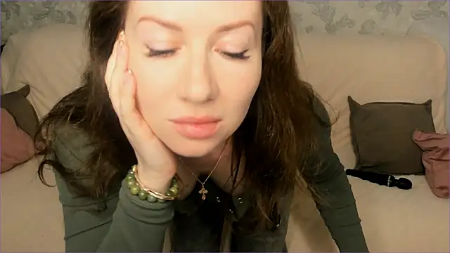 Snapshot of _yessJulia_ chatting on June 3, 7:44 am yessJulia online show from June 3, 7:44 am