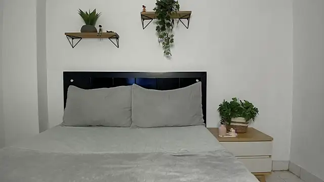 Snapshot of naughty_1girl chatting on February 25, 11:55 pm naughty 1girl online show from February 25, 11:55 pm