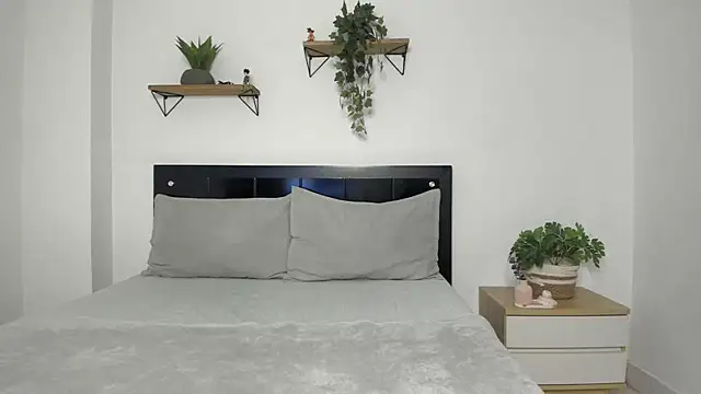 Snapshot of naughty_1girl chatting on March 11, 11:59 pm naughty 1girl online show from March 11, 11:59 pm