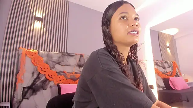 GysellHanson online show from October 28, 11:25 am