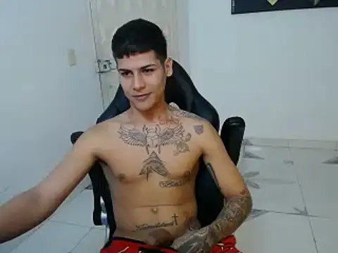 Snapshot of Clyde019 chatting on January 5, 7:28 pm Clyde019 online show from January 5, 7:28 pm