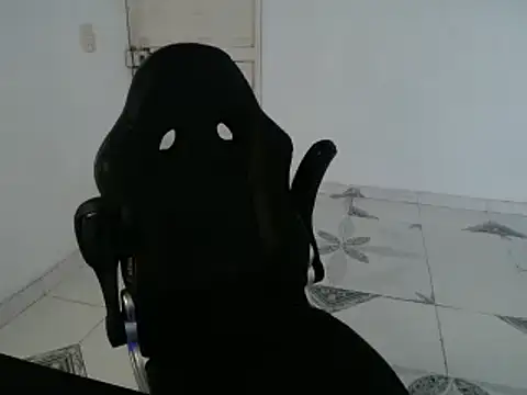 Snapshot of Clyde019 chatting on January 8, 6:20 pm Clyde019 online show from January 8, 6:20 pm