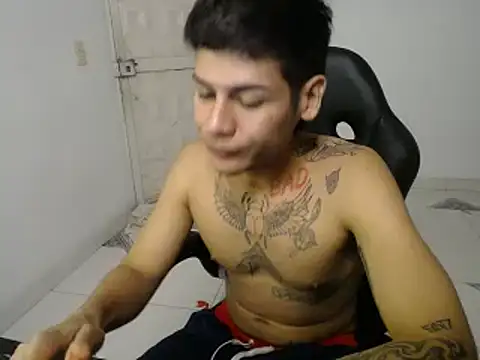 Snapshot of Clyde019 chatting on January 16, 2:09 am Clyde019 online show from January 16, 2:09 am