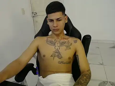 Snapshot of Clyde019 chatting on January 18, 3:16 pm Clyde019 online show from January 18, 3:16 pm