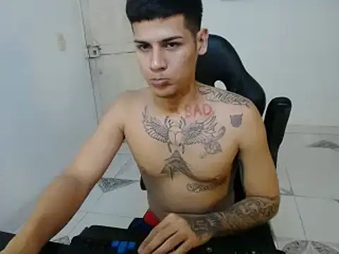 Snapshot of Clyde019 chatting on January 29, 11:56 pm Clyde019 online show from January 29, 11:56 pm