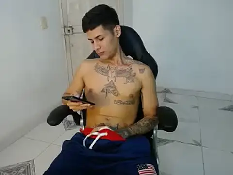 Snapshot of Clyde019 chatting on February 1, 9:08 pm Clyde019 online show from February 1, 9:08 pm