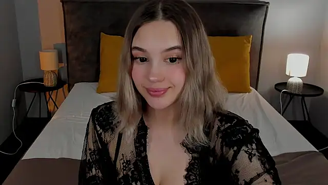 Snapshot of AngelicaKleee chatting on February 5, 2:08 am AngelicaKleee online show from February 5, 2:08 am