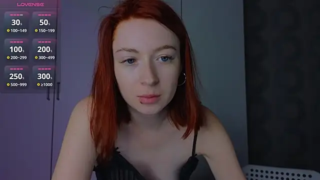 Cuteroxyfoxy online show from July 14, 4:45 pm