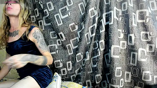 Snapshot of NaughtyBarbie19 chatting on January 26, 2:45 am NaughtyBarbie19 online show from January 26, 2:45 am