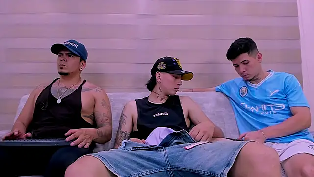 Snapshot of hell_twink chatting on January 21, 8:21 pm hell twink online show from January 21, 8:21 pm