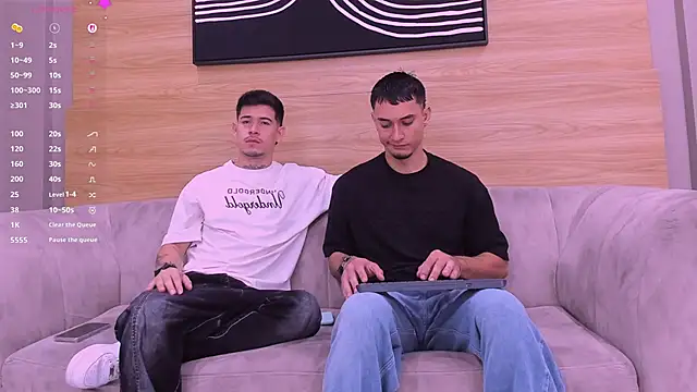 Snapshot of hell_twink chatting on June 4, 3:29 pm hell twink online show from June 4, 3:29 pm