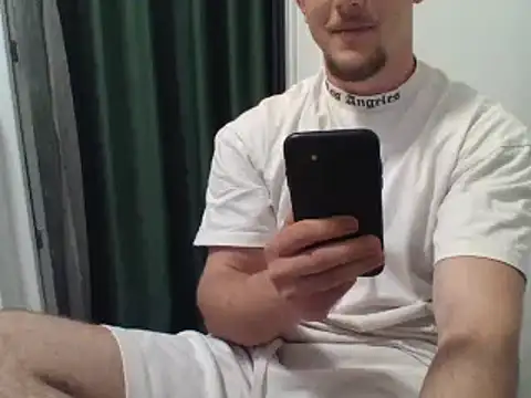 Snapshot of couplehot992 chatting on March 11, 5:35 pm couplehot992 online show from March 11, 5:35 pm