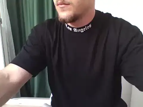 Snapshot of couplehot992 chatting on March 15, 1:18 pm couplehot992 online show from March 15, 1:18 pm