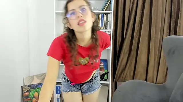 Snapshot of TORALAY chatting on January 6, 9:22 pm TORALAY online show from January 6, 9:22 pm