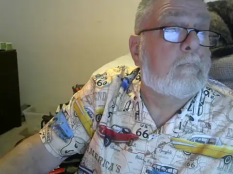 viejo oso online show from October 12, 4:50 pm