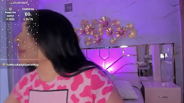 Snapshot of stefany_duque1_ chatting on December 24, 10:06 pm stefany duque1 online show from December 24, 10:06 pm