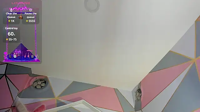Snapshot of stefany_duque1_ chatting on February 5, 8:54 am stefany duque1 online show from February 5, 8:54 am