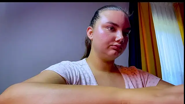Dreamyblushfairy online show from July 30, 2:38 pm