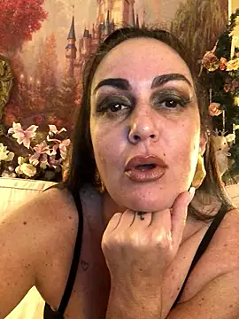 BELLAMORGANE1 online show from January 17, 6:00 pm