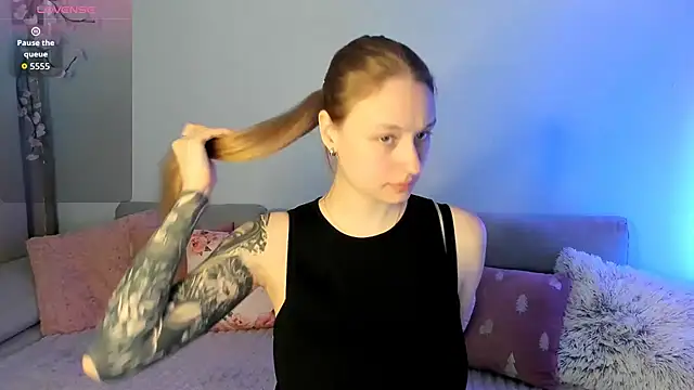 Snapshot of Haley_Vixen chatting on May 22, 8:10 am Haley Vixen online show from May 22, 8:10 am
