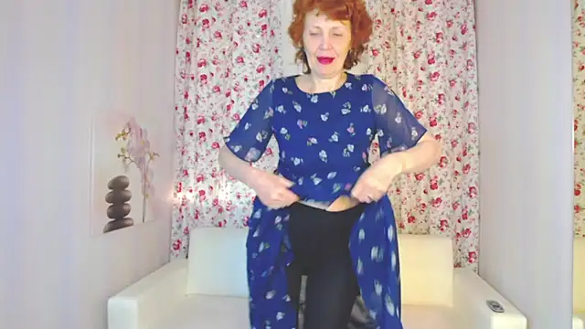 Snapshot of SilviaHart chatting on March 21, 5:01 am SilviaHart online show from March 21, 5:01 am
