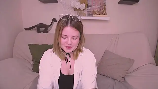 Snapshot of TessPleasure chatting on December 29, 3:11 am TessPleasure online show from December 29, 3:11 am