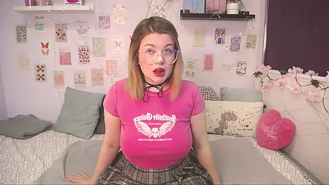 Snapshot of TessPleasure chatting on February 1, 4:46 am TessPleasure online show from February 1, 4:46 am