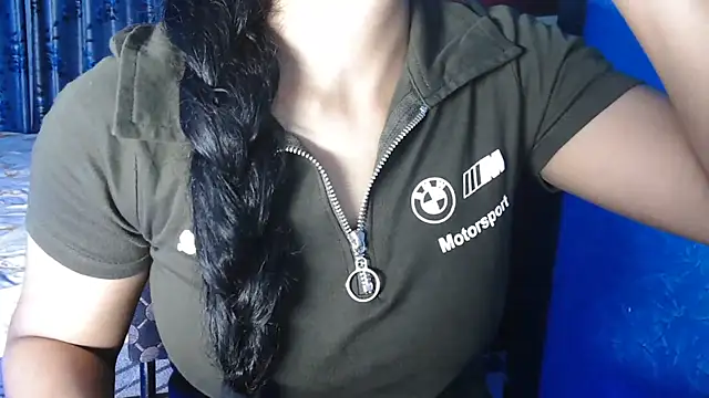 Snapshot of Somiya87 chatting on June 30, 8:32 pm Somiya87 online show from June 30, 8:32 pm