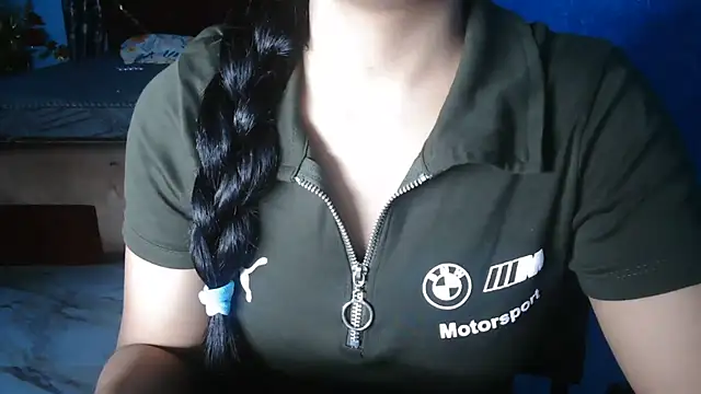 Snapshot of Somiya87 chatting on July 22, 7:38 pm Somiya87 online show from July 22, 7:38 pm
