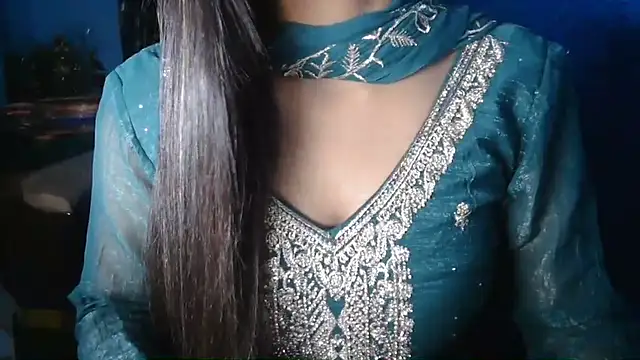 Snapshot of Somiya87 chatting on August 8, 8:55 pm Somiya87 online show from August 8, 8:55 pm