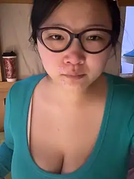 Snapshot of Happyou2 chatting on February 9, 1:56 pm Happyou2 online show from February 9, 1:56 pm