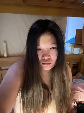 Snapshot of Happyou2 chatting on February 11, 5:05 am Happyou2 online show from February 11, 5:05 am